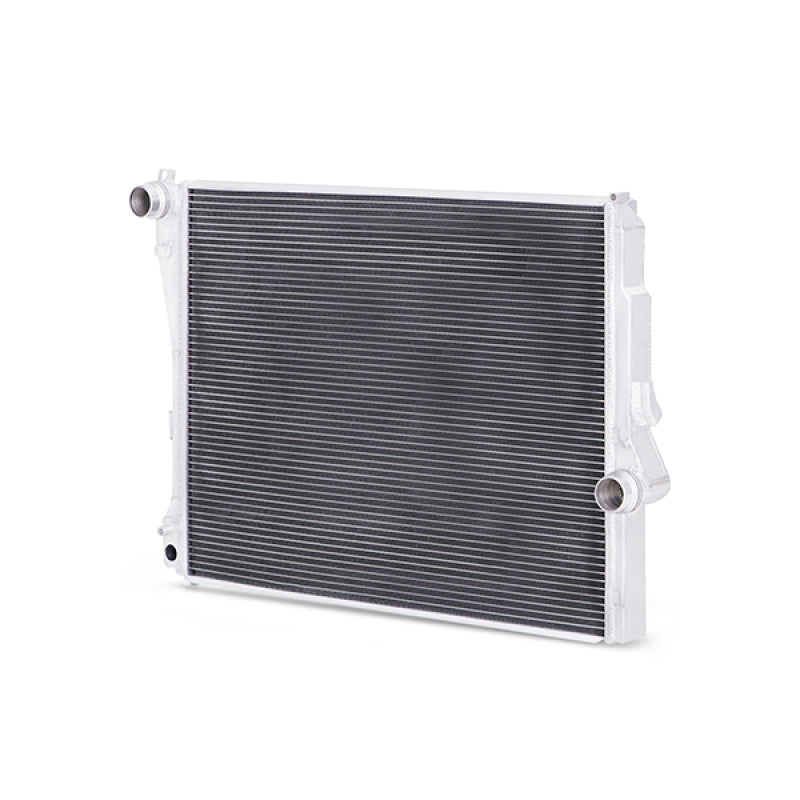 Mishimoto 99-06 BMW 323i/323i/328i/330i w/ Auto Transmission Performance Aluminum Radiator